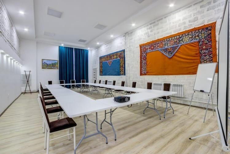 Olive Hotel Kochkor Екстериор снимка