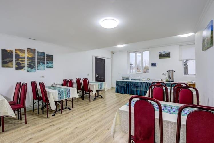 Olive Hotel Kochkor Екстериор снимка